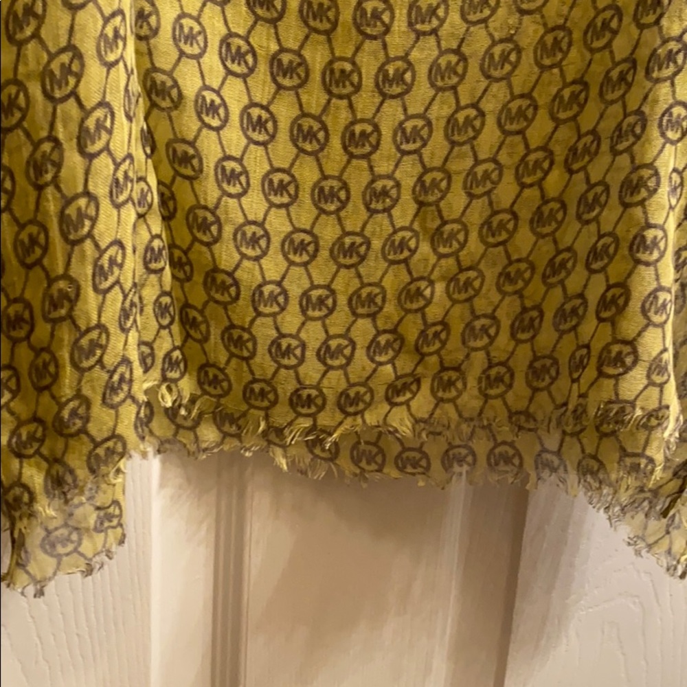 Scarf - Picture 3 of 3